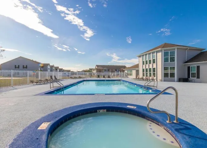 Holiday home Full W/ Pool & Gym, Sleeps 4 Gulf Shores